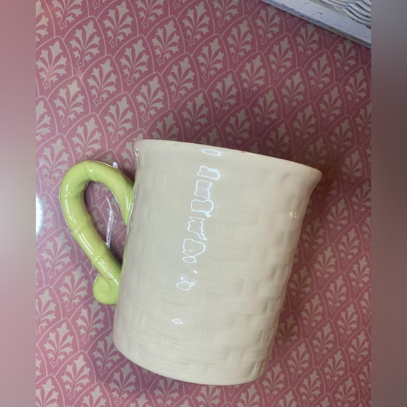 ☘️Celtic Classics Stoneware Basketweave Mug w/Shamrocks☘️ NWOT - Picture 2 of 6